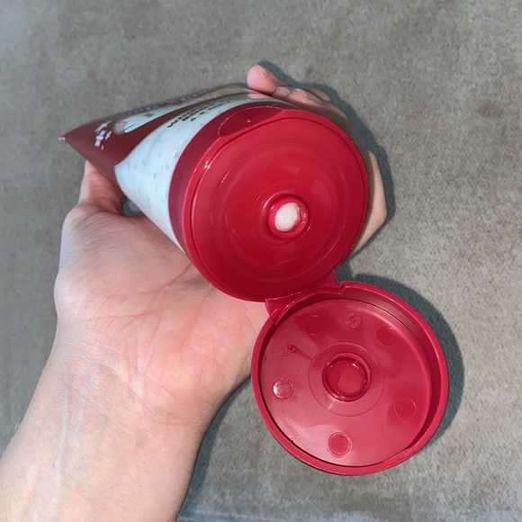 Winter Candy Apple Body Scrub Bath & Body Works - Picture 3 of 3